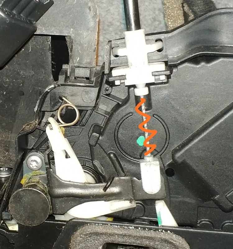 IMG_20181109_120041.jpg (560.65 KiB) Visto 23296 veces He colocado un muelle tipo los de los bolígrafos aquí para que le ayude al retorno