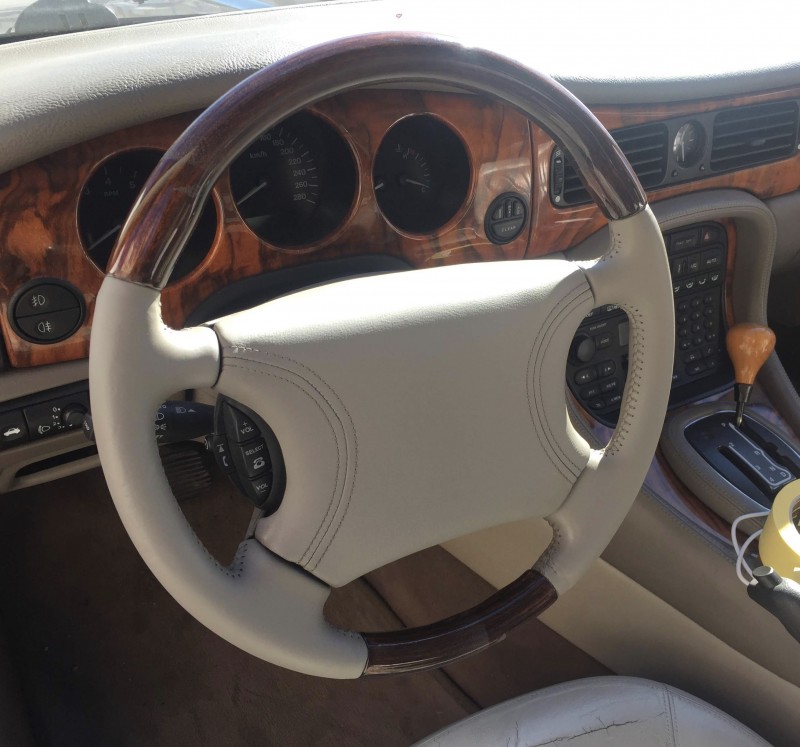 CCF2165F-8476-4531-9C78-AEA6080355A9.jpeg (989.89 KiB) Visto 12702 veces A ver si así se ve mejor el volante, ya que no me di cuenta cuando saqué la foto